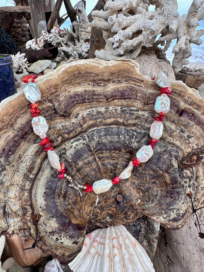Necklace Coral Pulse